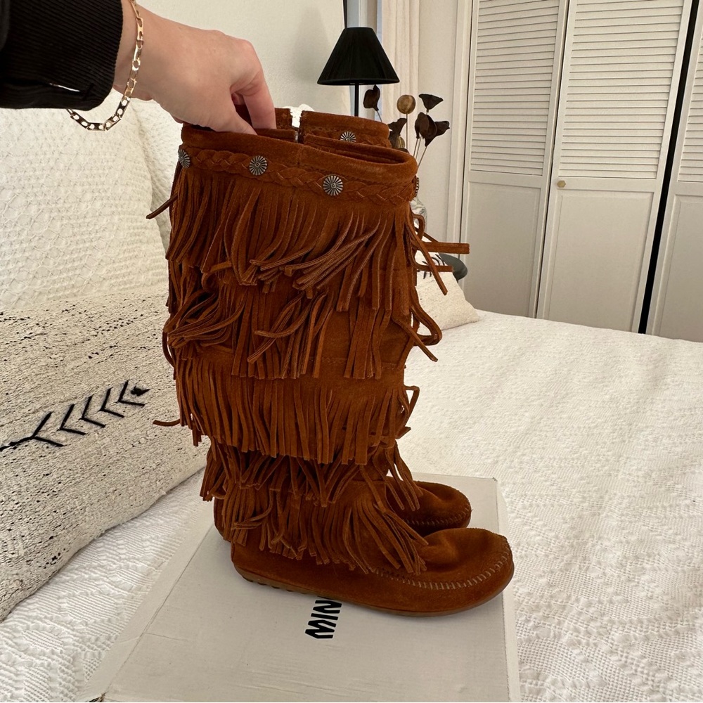 Minnetonka fringe boots